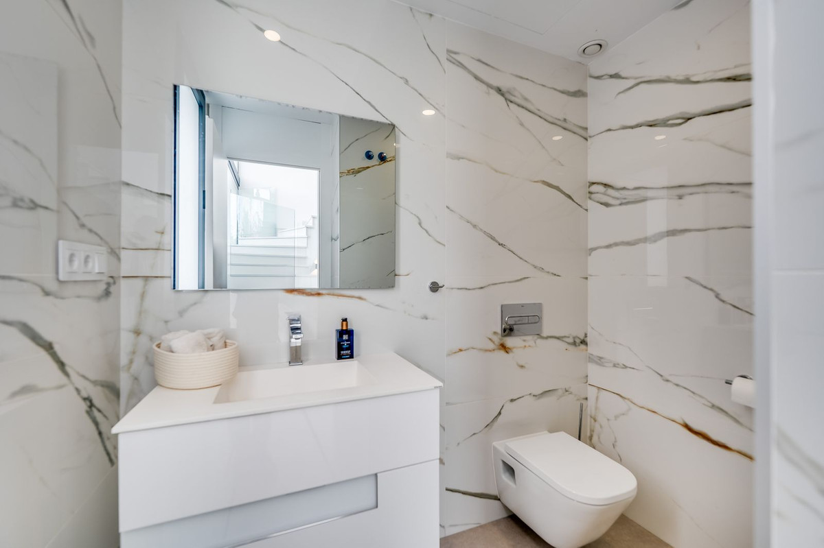 5 Bed Townhouse for sale in San Pedro De Alcántara Costa Del Sol, Málaga, Spain