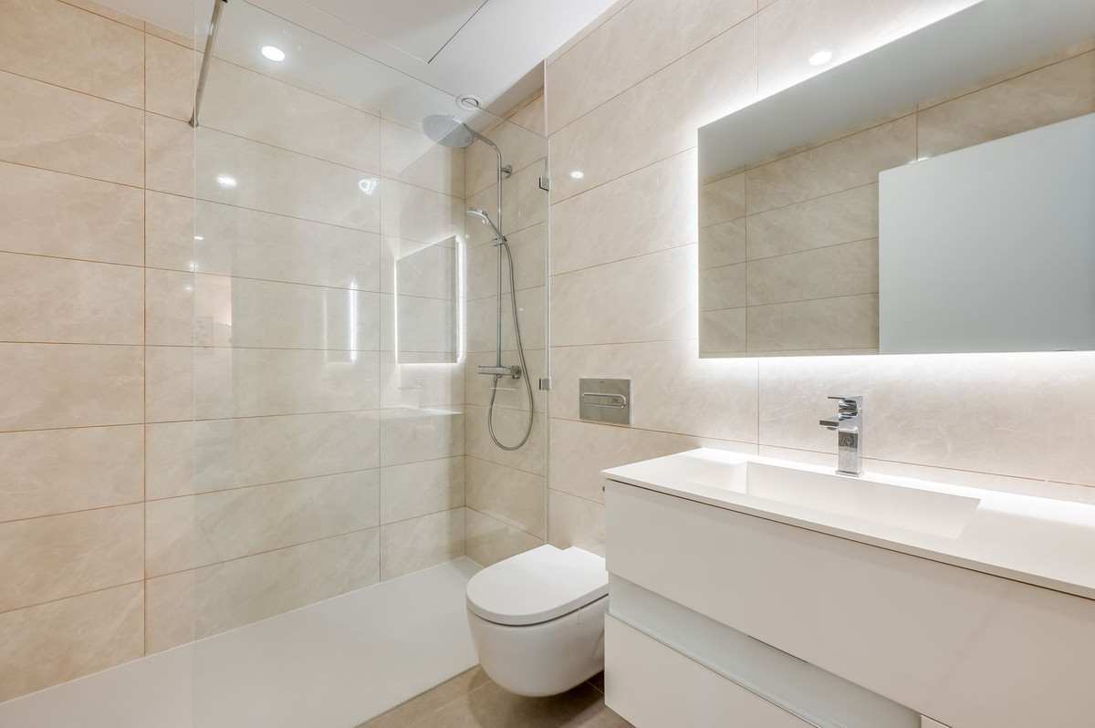 5 Bed Townhouse for sale in San Pedro De Alcántara Costa Del Sol, Málaga, Spain