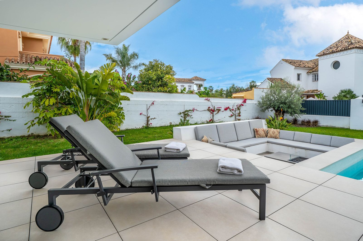 5 Bed Townhouse for sale in San Pedro De Alcántara Costa Del Sol, Málaga, Spain