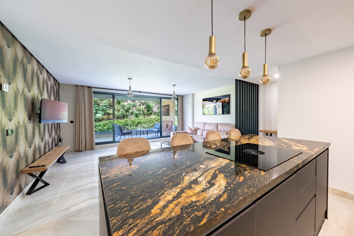 3 Bed Apartment for sale in Benahavís Costa Del Sol, Málaga, Spain
