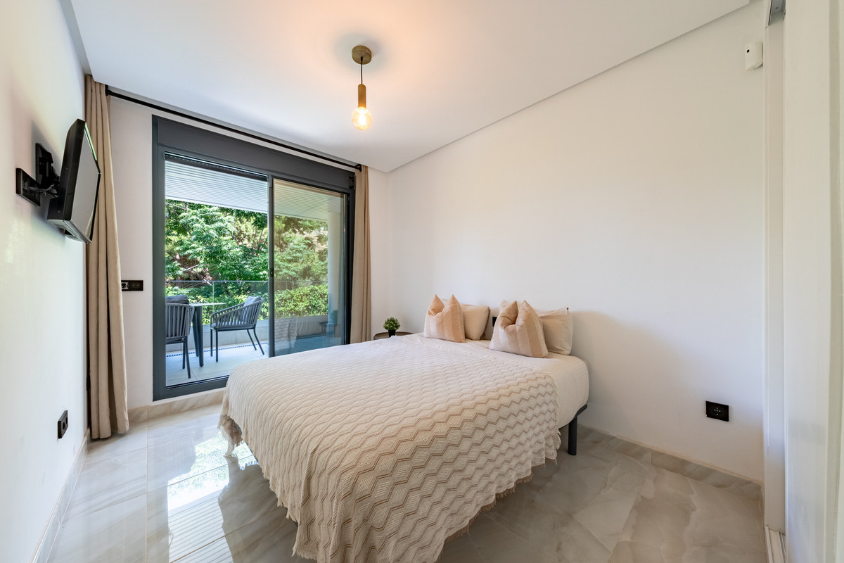 3 Bed Apartment for sale in Benahavís Costa Del Sol, Málaga, Spain