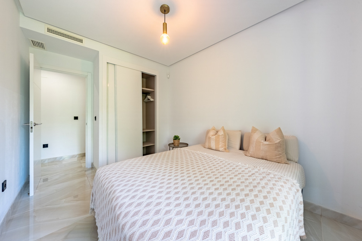 3 Bed Apartment for sale in Benahavís Costa Del Sol, Málaga, Spain