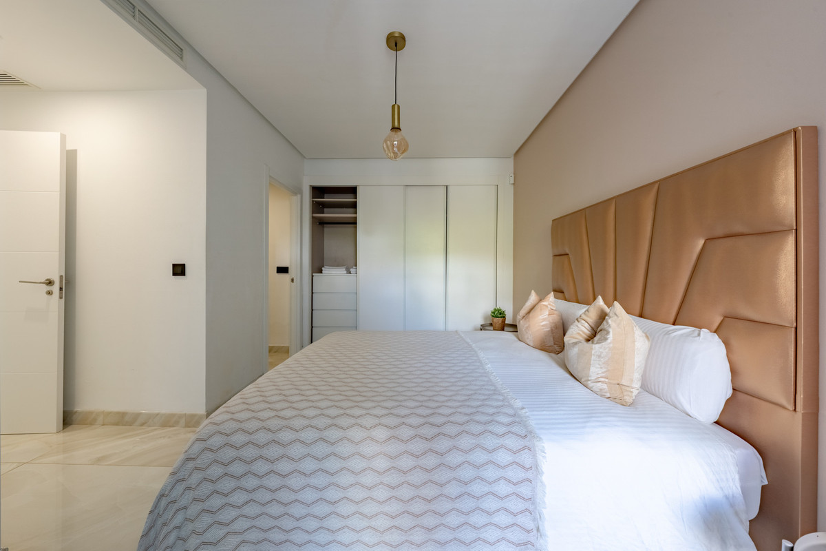 3 Bed Apartment for sale in Benahavís Costa Del Sol, Málaga, Spain