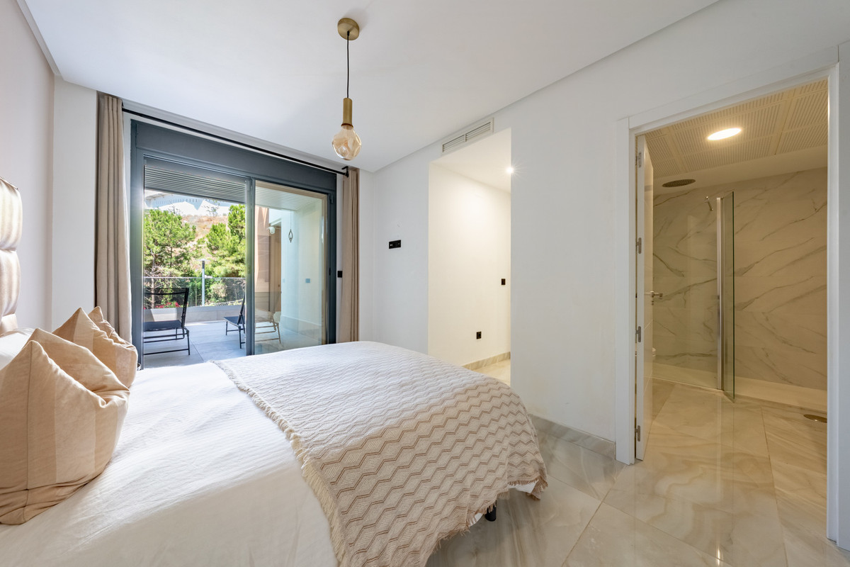 3 Bed Apartment for sale in Benahavís Costa Del Sol, Málaga, Spain