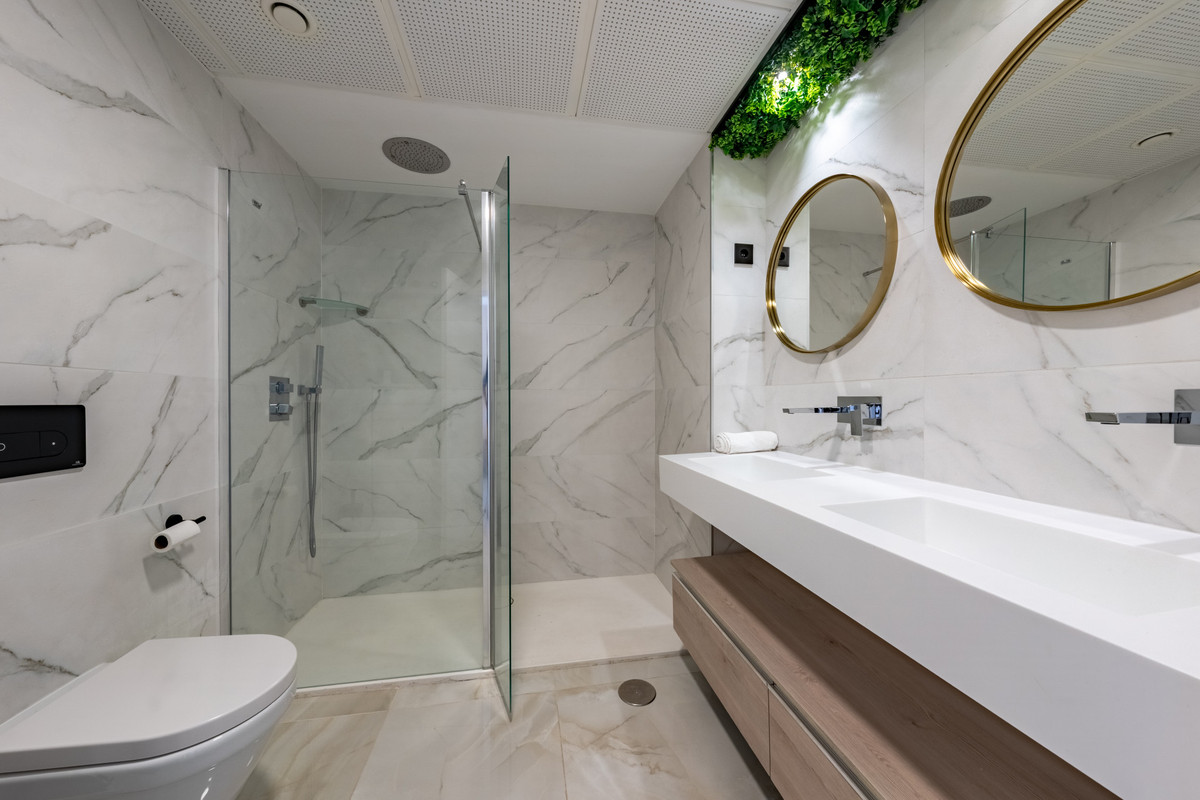 3 Bed Apartment for sale in Benahavís Costa Del Sol, Málaga, Spain