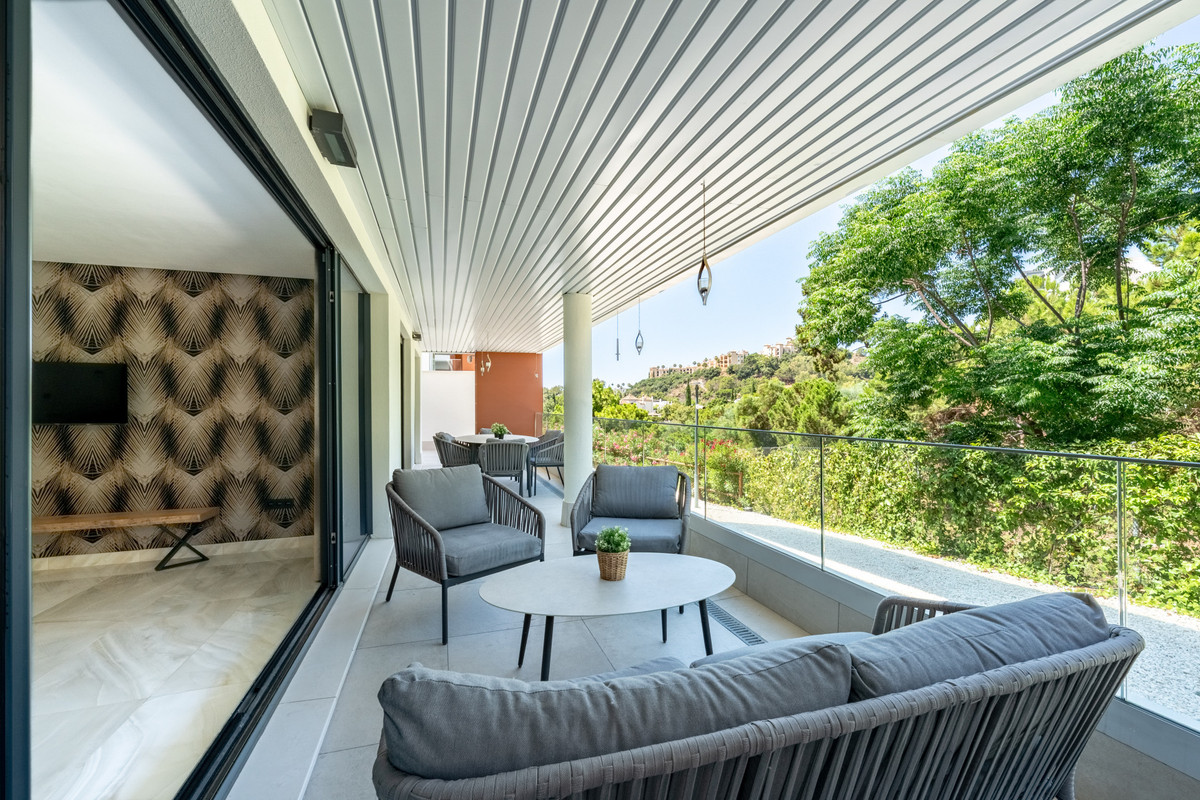 3 Bed Apartment for sale in Benahavís Costa Del Sol, Málaga, Spain