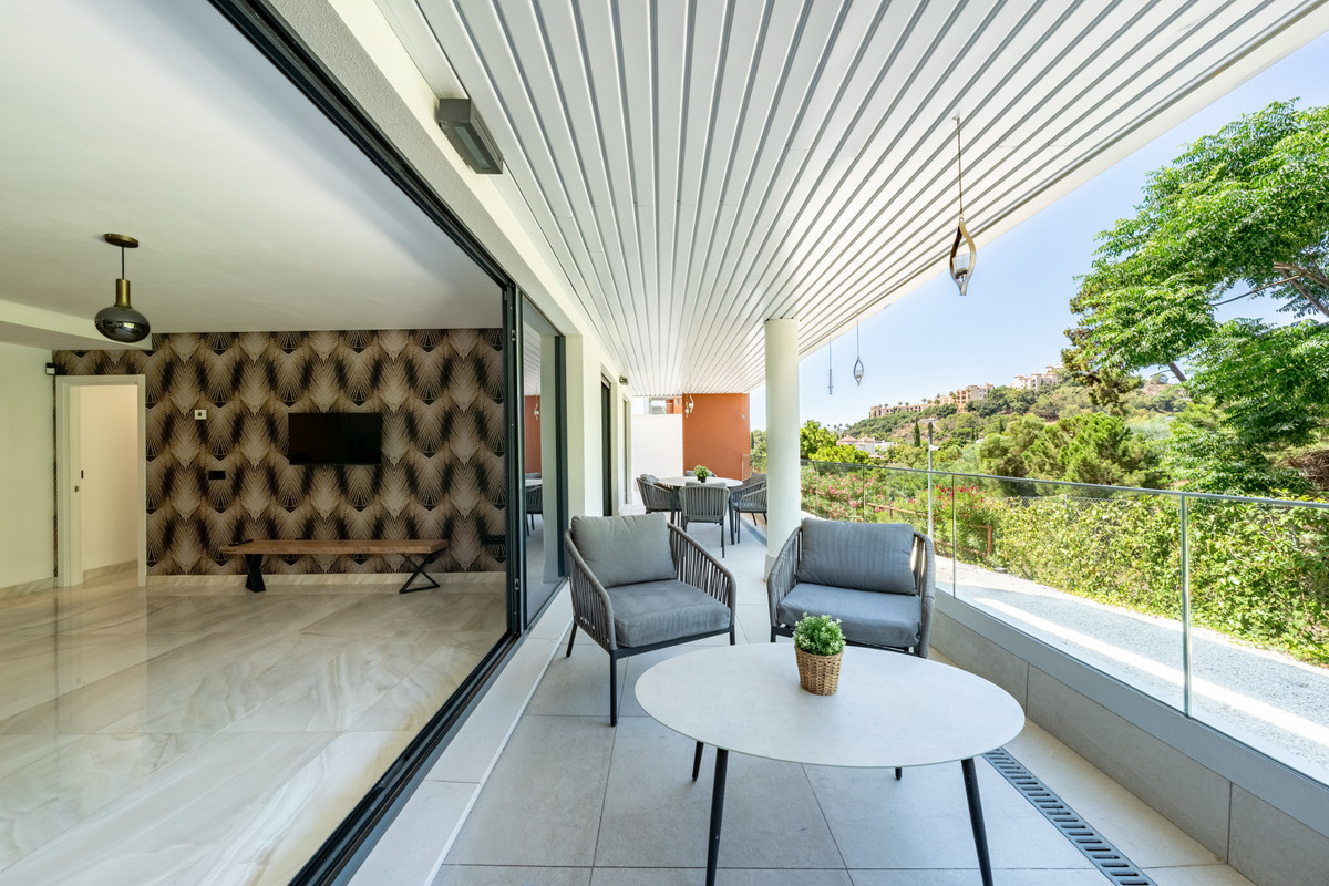 3 Bed Apartment for sale in Benahavís Costa Del Sol, Málaga, Spain