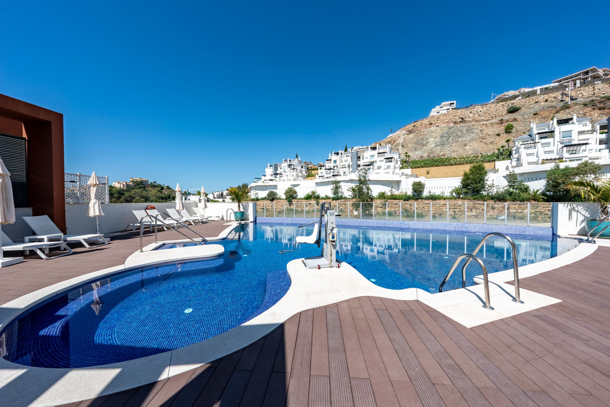 3 Bed Apartment for sale in Benahavís Costa Del Sol, Málaga, Spain