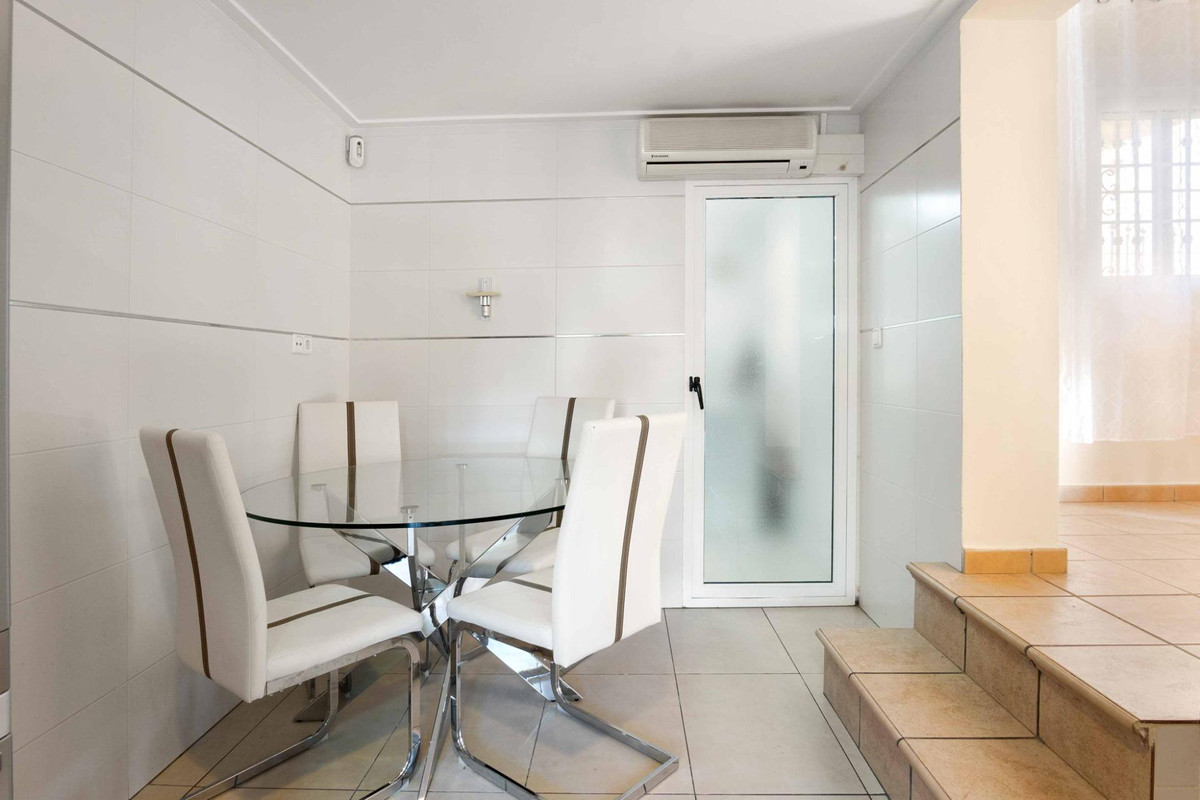Se vende Villa - Chalet de 5 dormitorios en Costa Blanca, Alicante, España