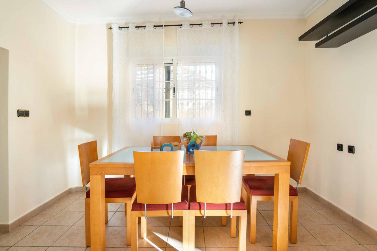 Se vende Villa - Chalet de 5 dormitorios en Costa Blanca, Alicante, España