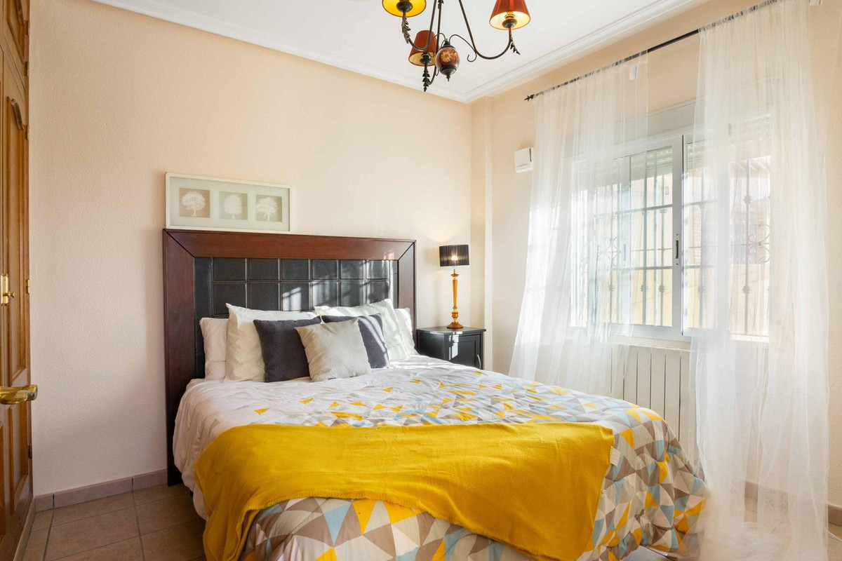 Se vende Villa - Chalet de 5 dormitorios en Costa Blanca, Alicante, España