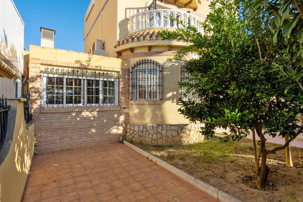 Se vende Villa - Chalet de 5 dormitorios en Costa Blanca, Alicante, España