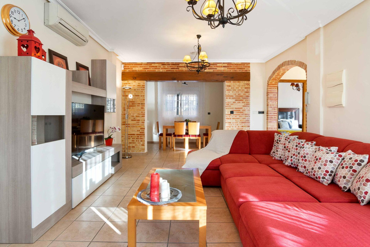 Se vende Villa - Chalet de 5 dormitorios en Costa Blanca, Alicante, España