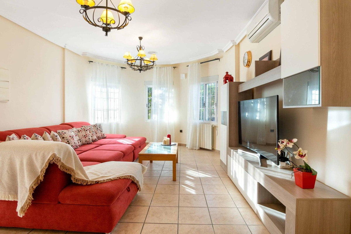 Se vende Villa - Chalet de 5 dormitorios en Costa Blanca, Alicante, España