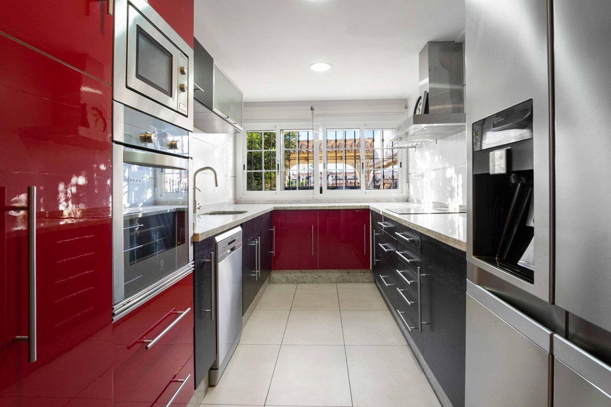 Se vende Villa - Chalet de 5 dormitorios en Costa Blanca, Alicante, España