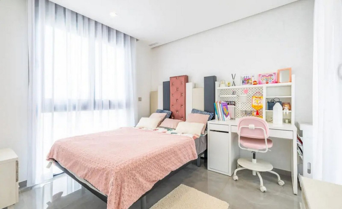 Se vende Villa - Chalet de 3 dormitorios en Costa Blanca, Alicante, España