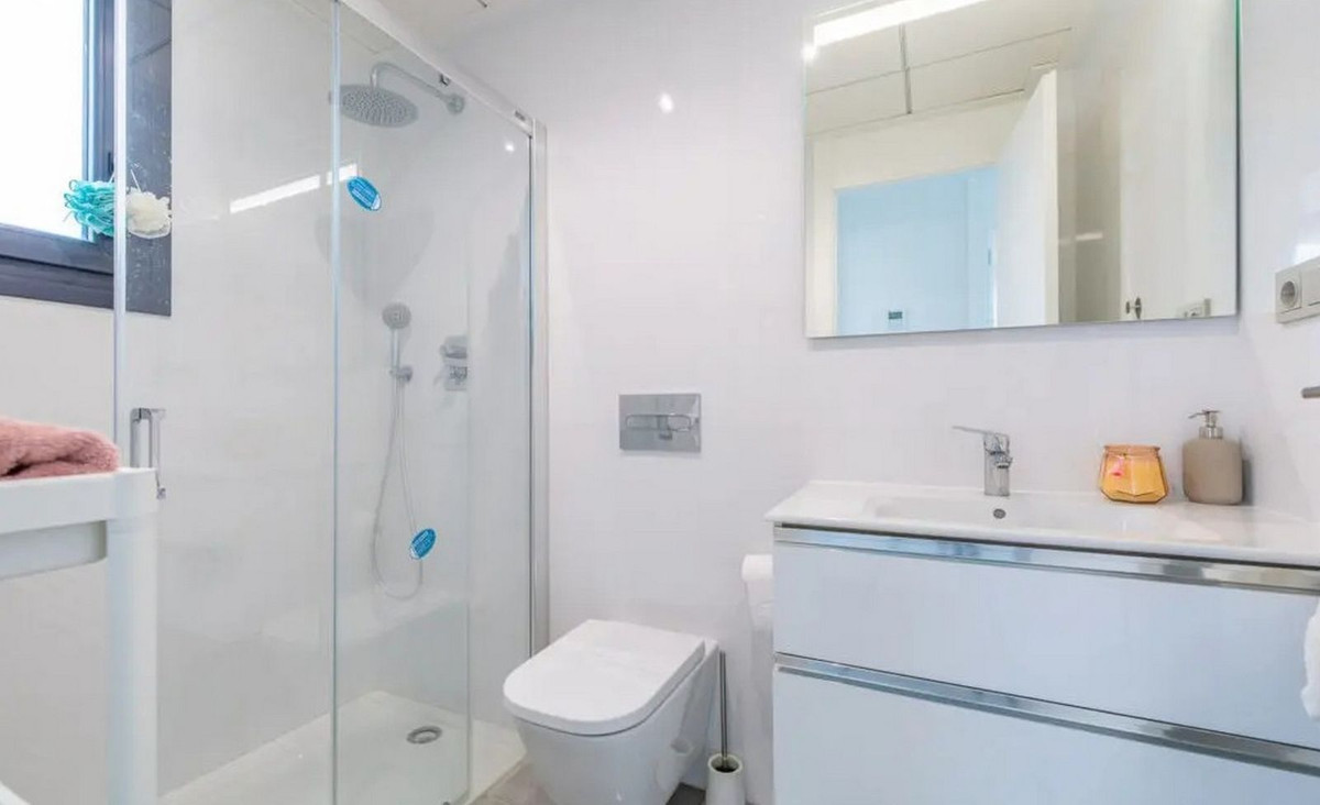 Se vende Villa - Chalet de 3 dormitorios en Costa Blanca, Alicante, España