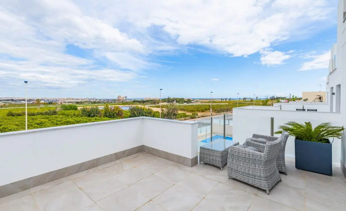 Se vende Villa - Chalet de 3 dormitorios en Costa Blanca, Alicante, España