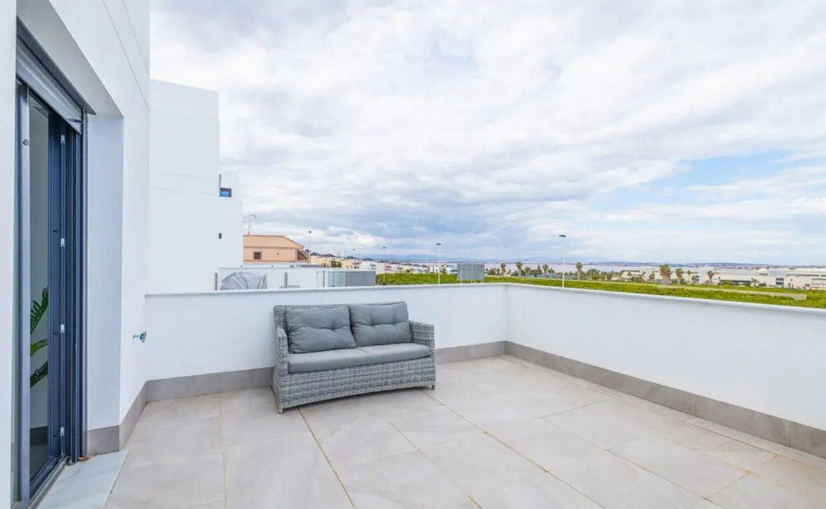 Se vende Villa - Chalet de 3 dormitorios en Costa Blanca, Alicante, España