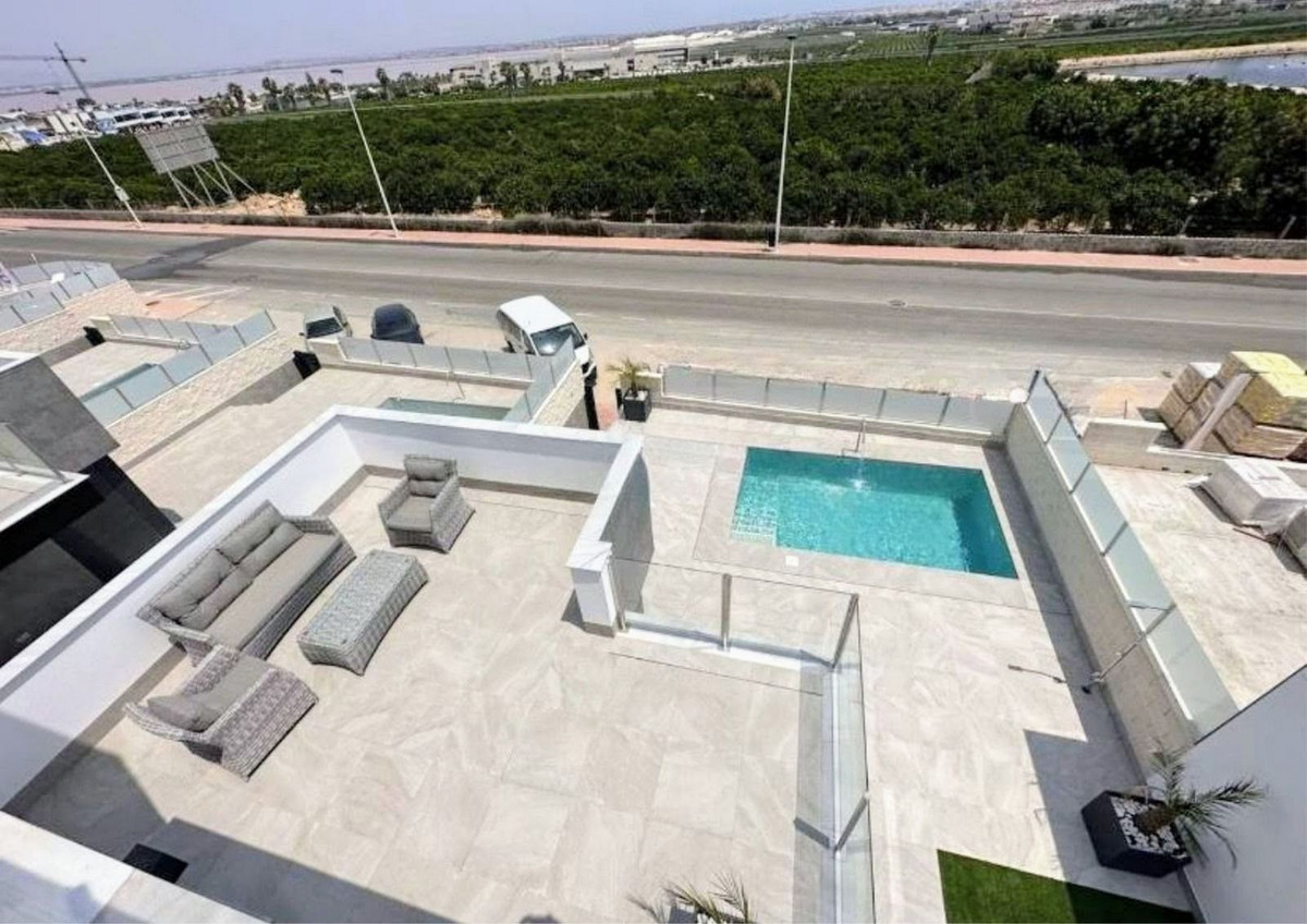 Se vende Villa - Chalet de 3 dormitorios en Costa Blanca, Alicante, España