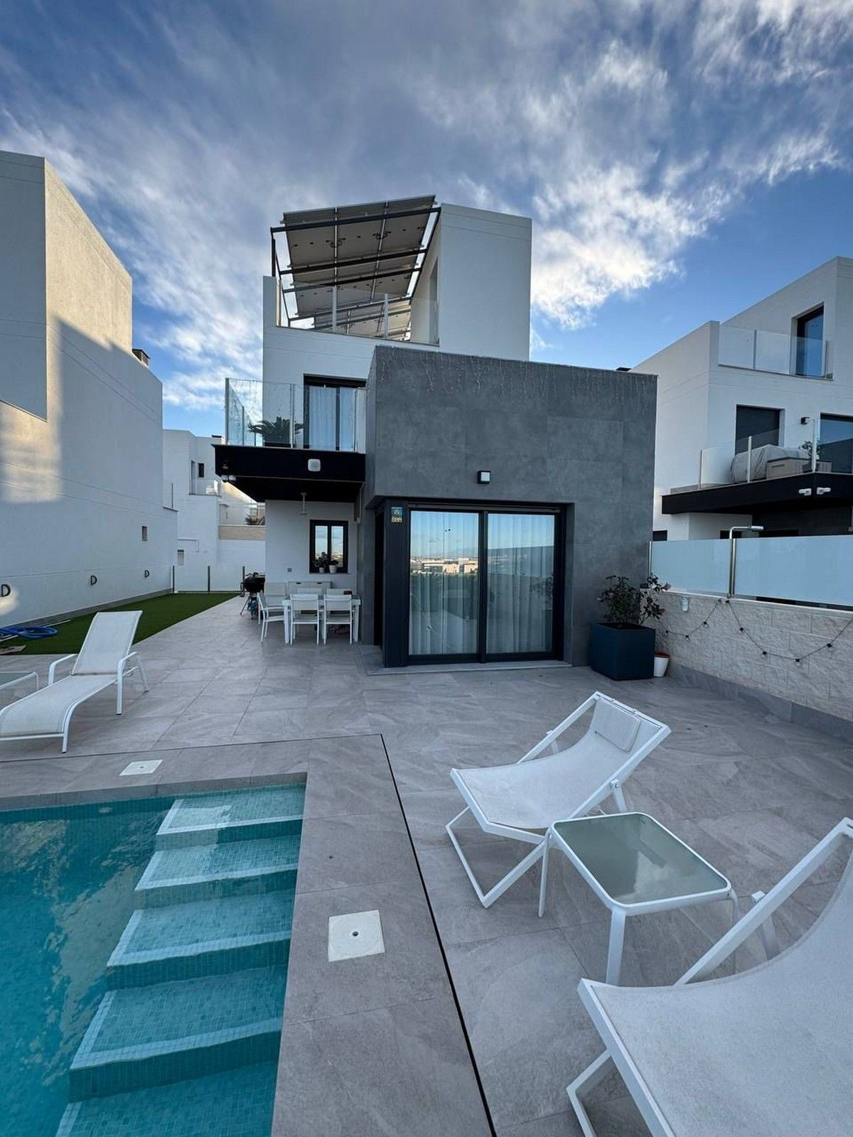 Se vende Villa - Chalet de 3 dormitorios en Costa Blanca, Alicante, España