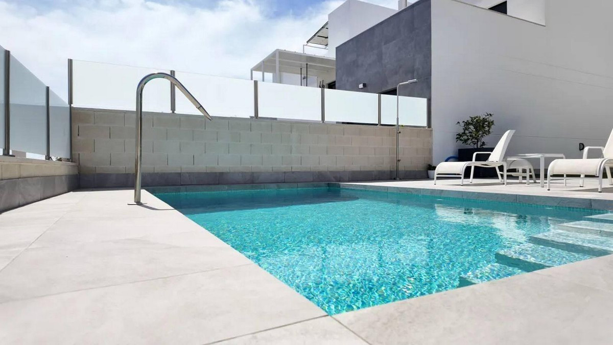 Se vende Villa - Chalet de 3 dormitorios en Costa Blanca, Alicante, España