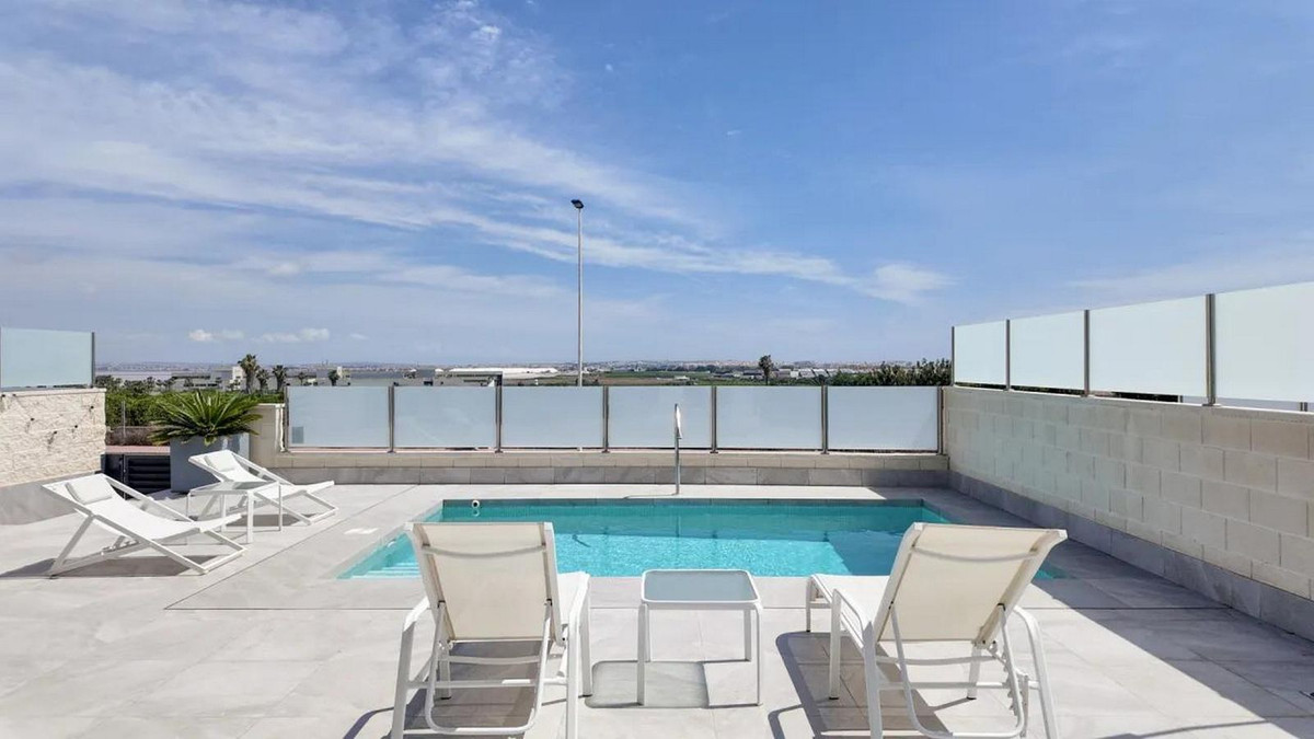 Se vende Villa - Chalet de 3 dormitorios en Costa Blanca, Alicante, España