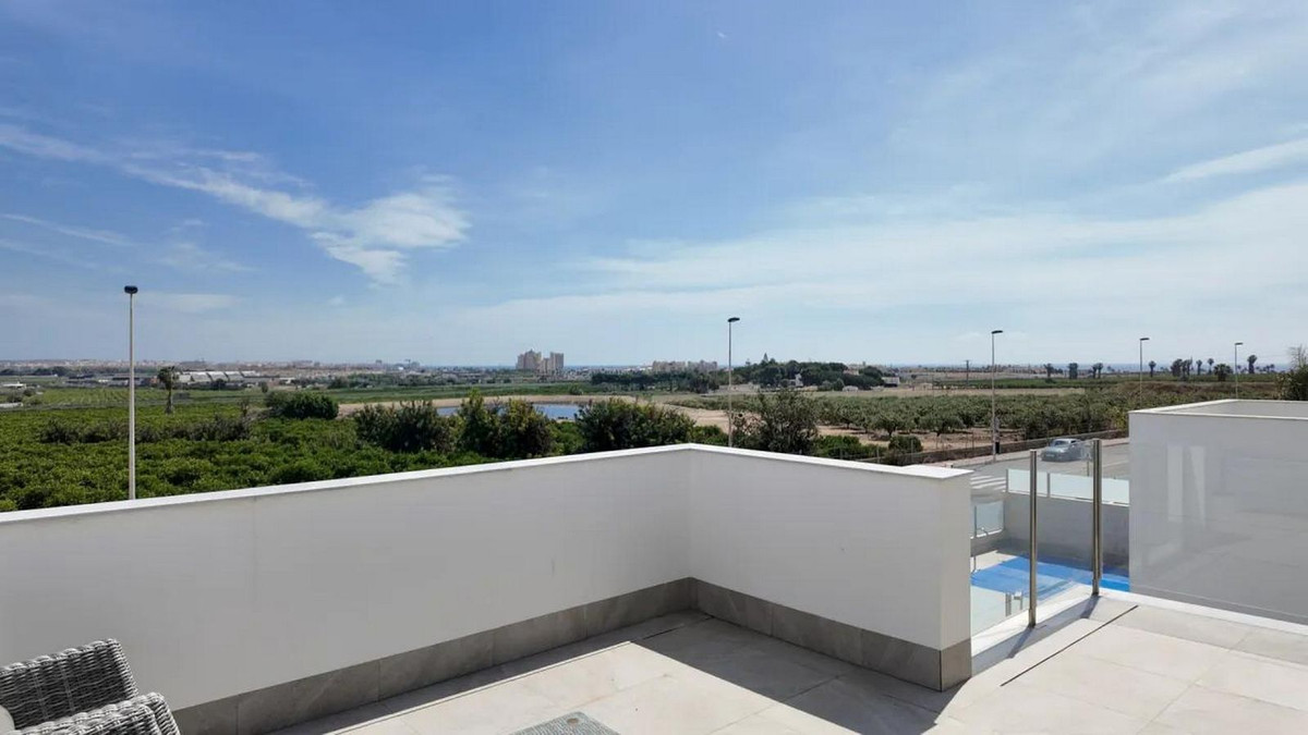 Se vende Villa - Chalet de 3 dormitorios en Costa Blanca, Alicante, España