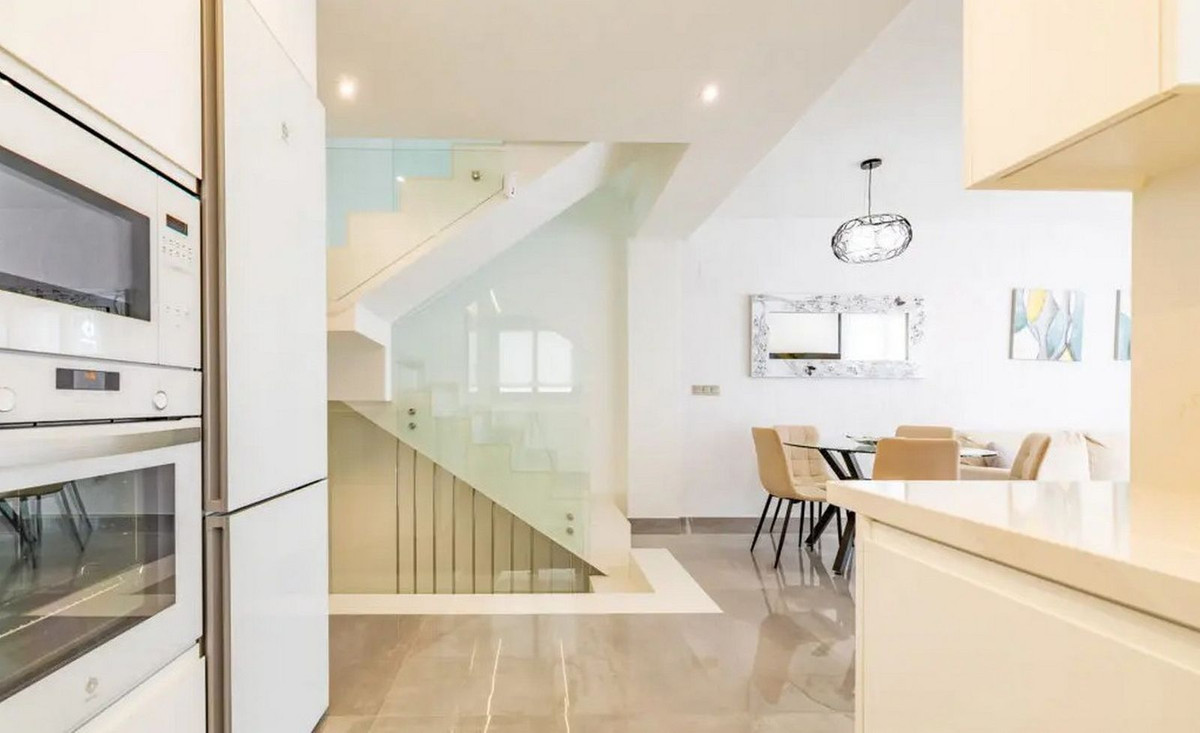 Se vende Villa - Chalet de 3 dormitorios en Costa Blanca, Alicante, España