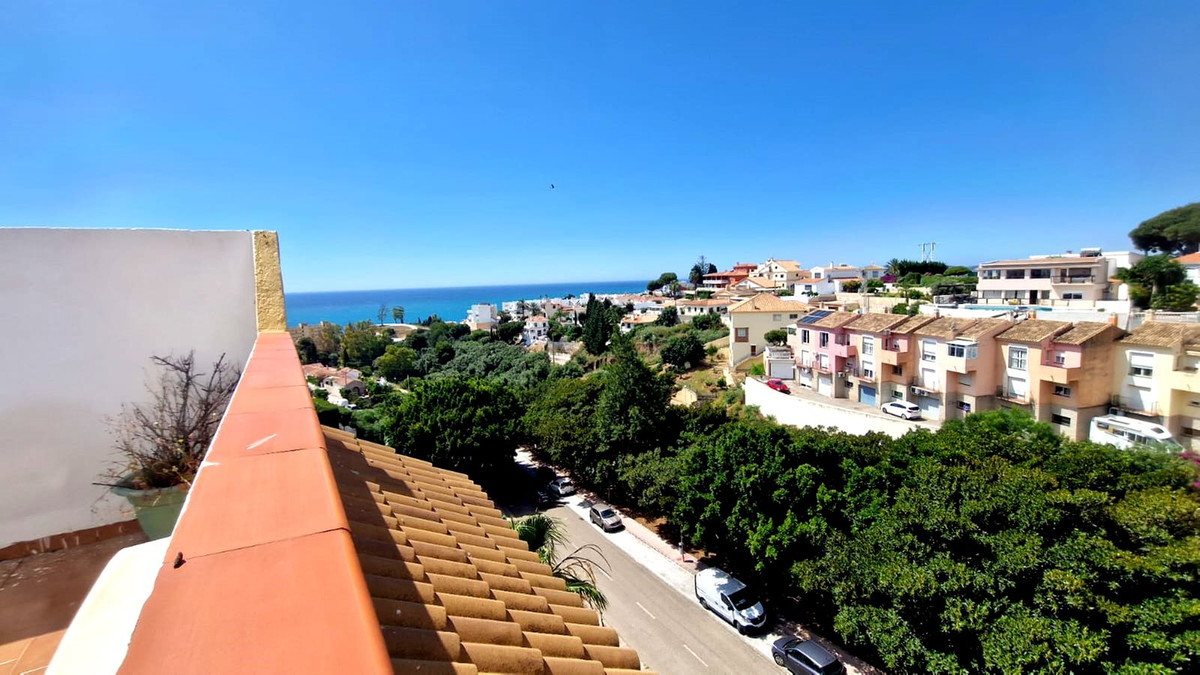 2 Bed Apartment for sale in Torreblanca Costa Del Sol, Málaga, Spain