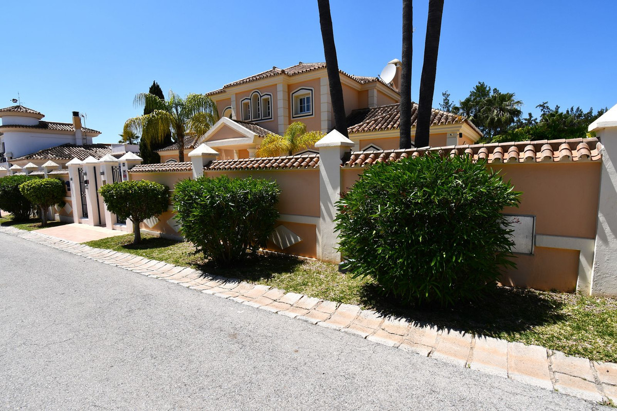 9 Bed Townhouse for sale in Mijas Golf Costa Del Sol, Málaga, Spain