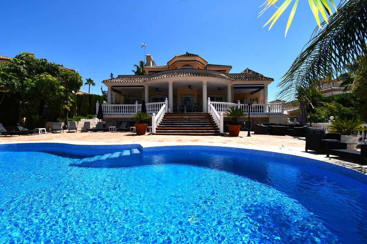 9 Bed Townhouse for sale in Mijas Golf Costa Del Sol, Málaga, Spain