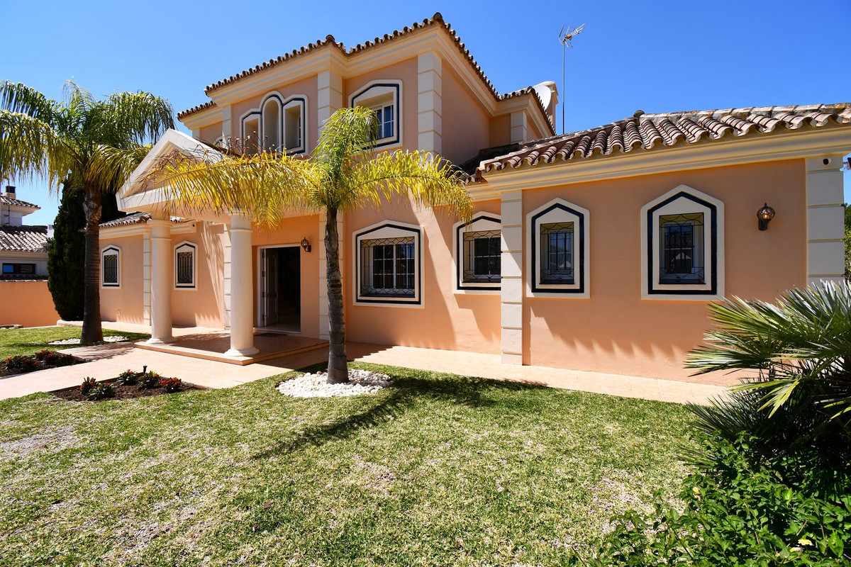 9 Bed Townhouse for sale in Mijas Golf Costa Del Sol, Málaga, Spain