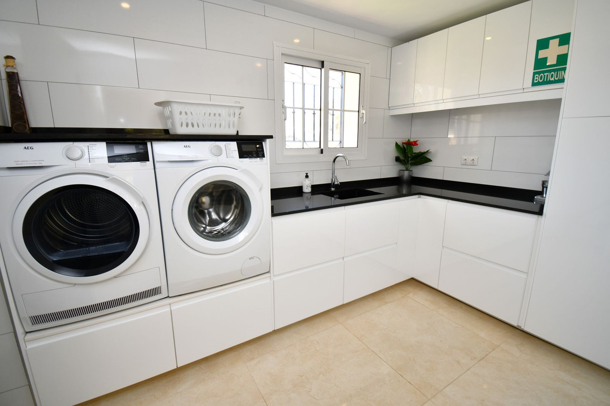 9 Bed Townhouse for sale in Mijas Golf Costa Del Sol, Málaga, Spain