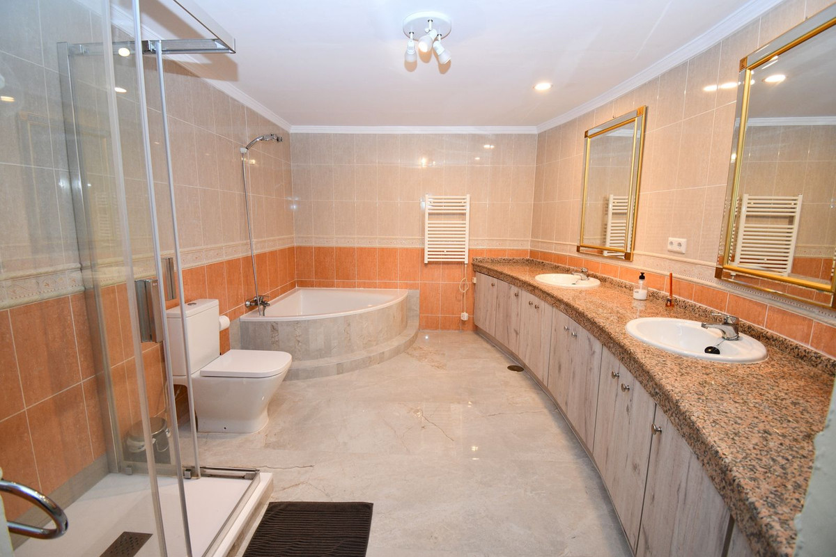 9 Bed Townhouse for sale in Mijas Golf Costa Del Sol, Málaga, Spain