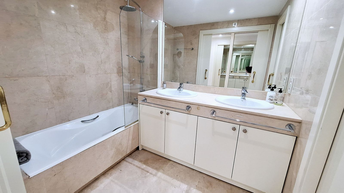 Se vende Apartamento Planta Baja de 2 dormitorios en Costa Del Sol, Málaga, España