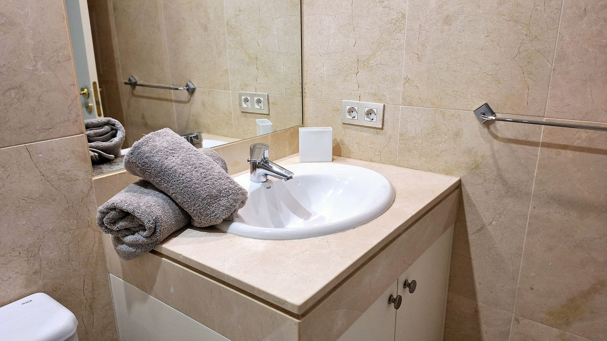 Se vende Apartamento Planta Baja de 2 dormitorios en Costa Del Sol, Málaga, España