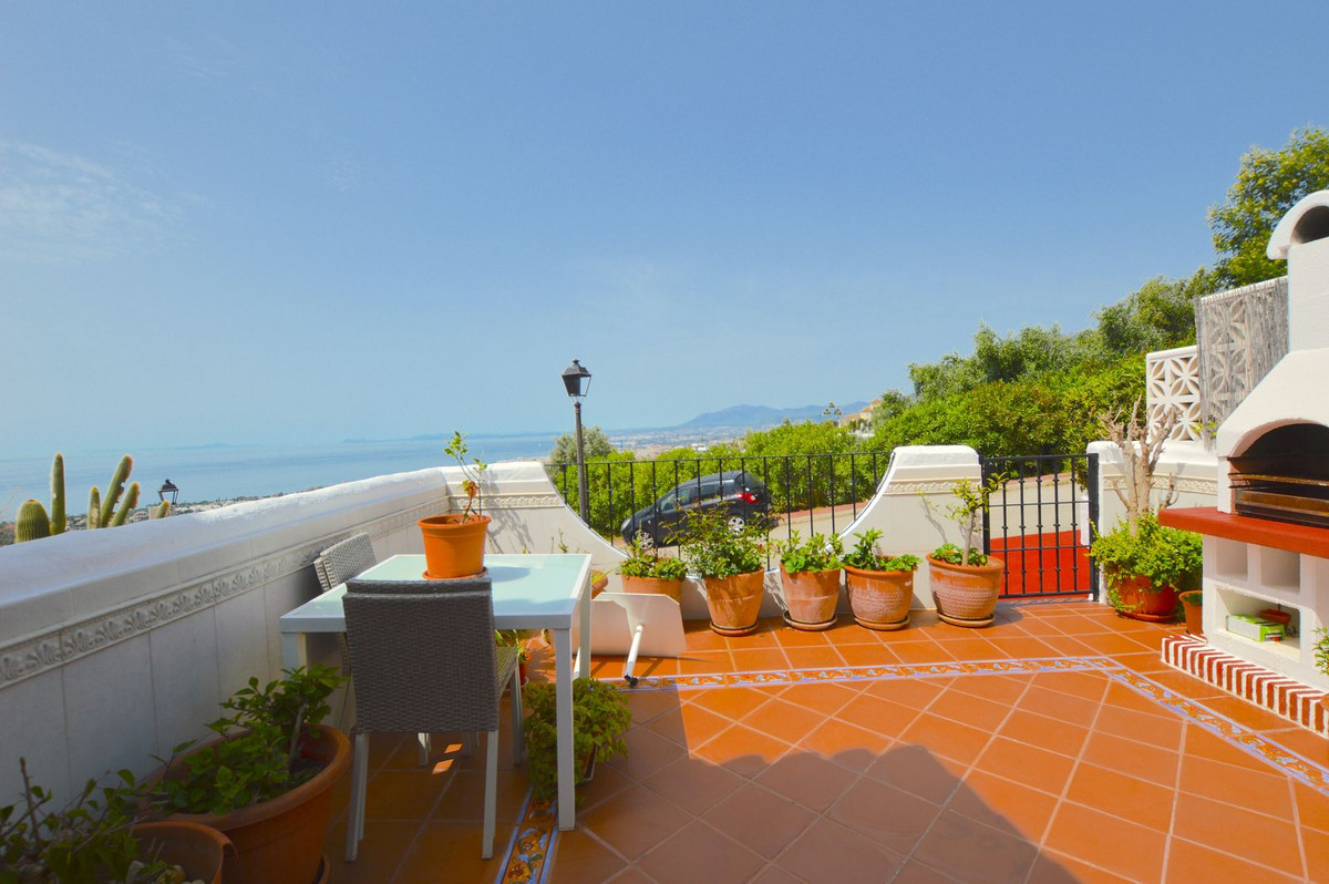 4 Bed Townhouse for sale in Altos De Los Monteros Costa Del Sol, Málaga, Spain