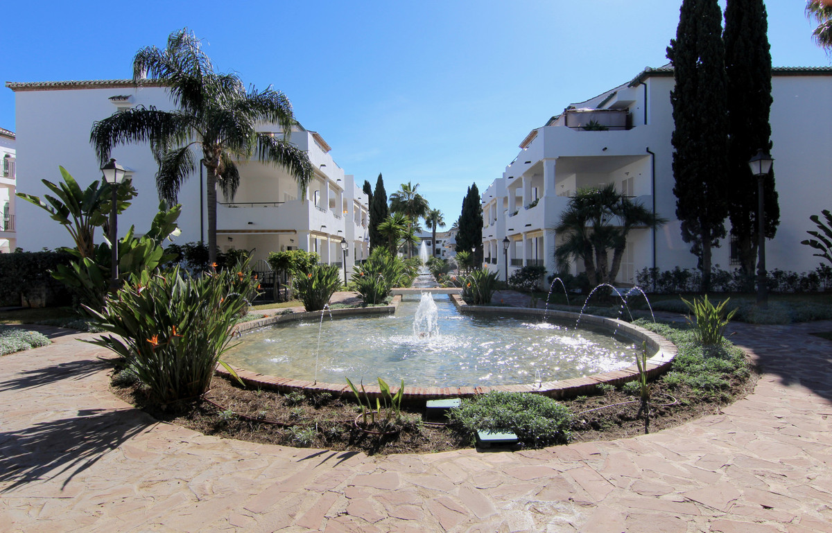 2 Bed Apartment for sale in El Presidente Costa Del Sol, Málaga, Spain