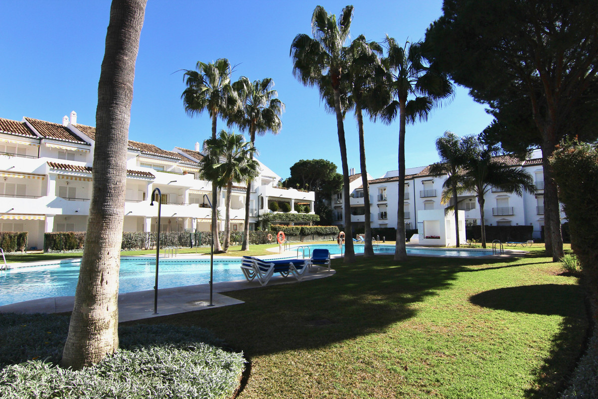 2 Bed Apartment for sale in El Presidente Costa Del Sol, Málaga, Spain