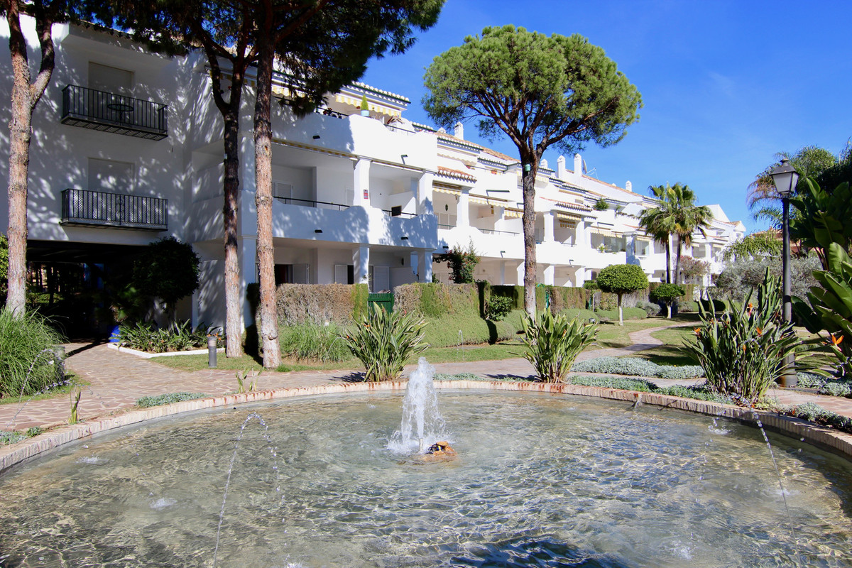 2 Bed Apartment for sale in El Presidente Costa Del Sol, Málaga, Spain