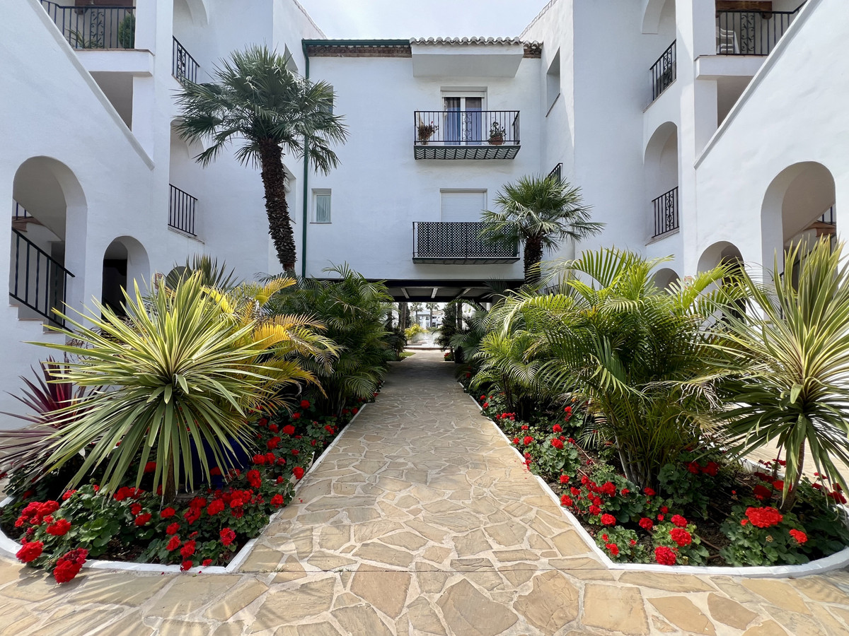 2 Bed Apartment for sale in El Presidente Costa Del Sol, Málaga, Spain