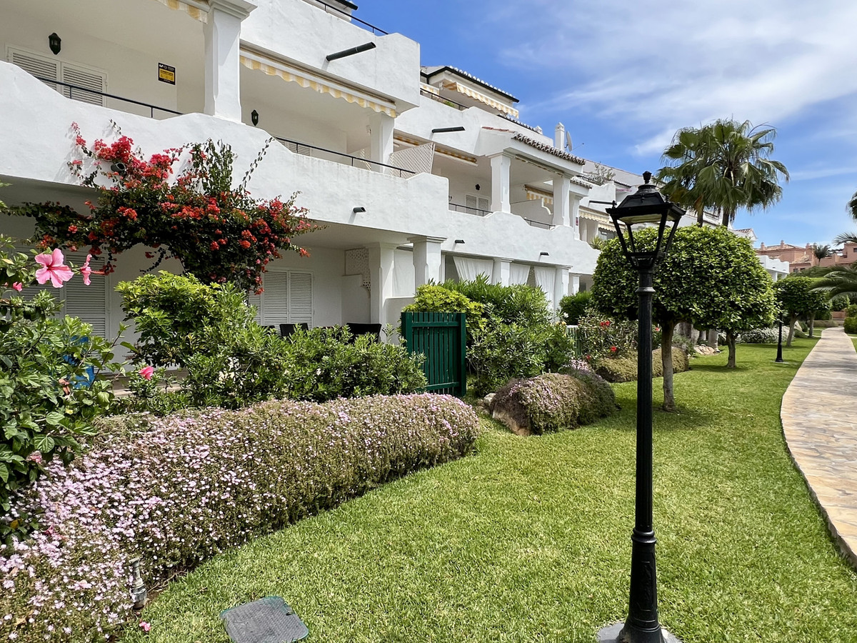 2 Bed Apartment for sale in El Presidente Costa Del Sol, Málaga, Spain