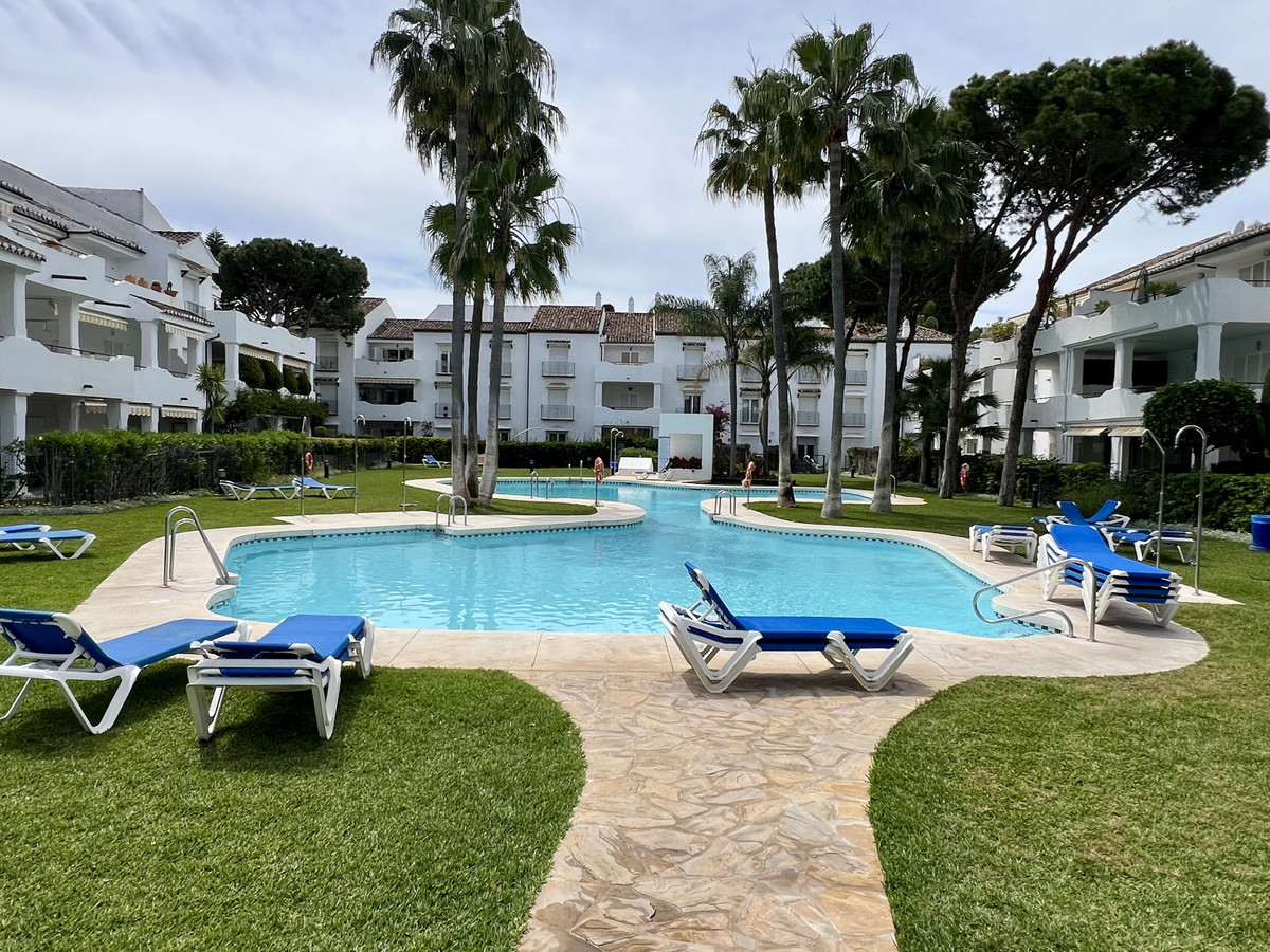 2 Bed Apartment for sale in El Presidente Costa Del Sol, Málaga, Spain