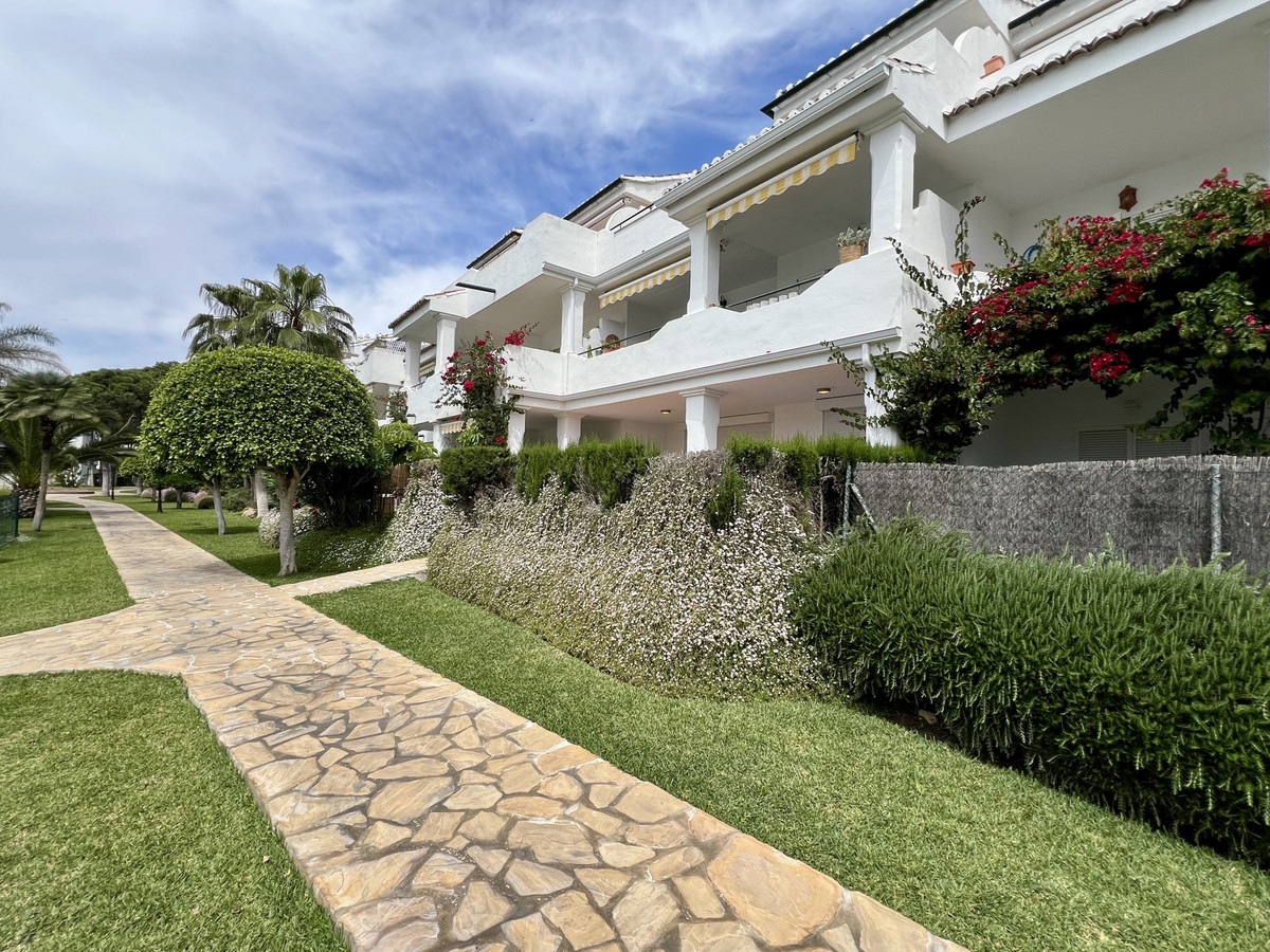 2 Bed Apartment for sale in El Presidente Costa Del Sol, Málaga, Spain