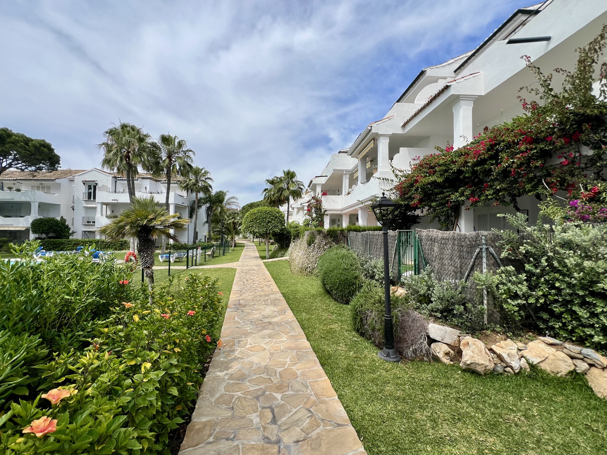 2 Bed Apartment for sale in El Presidente Costa Del Sol, Málaga, Spain