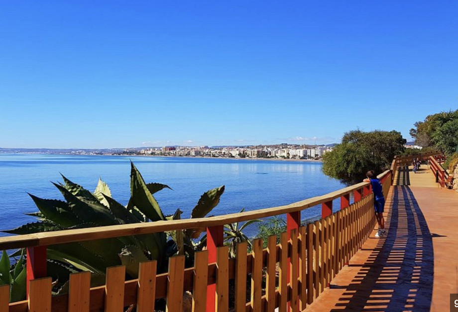 2 Bed Apartment for sale in El Presidente Costa Del Sol, Málaga, Spain