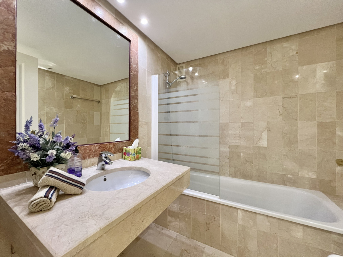 2 Bed Apartment for sale in El Presidente Costa Del Sol, Málaga, Spain
