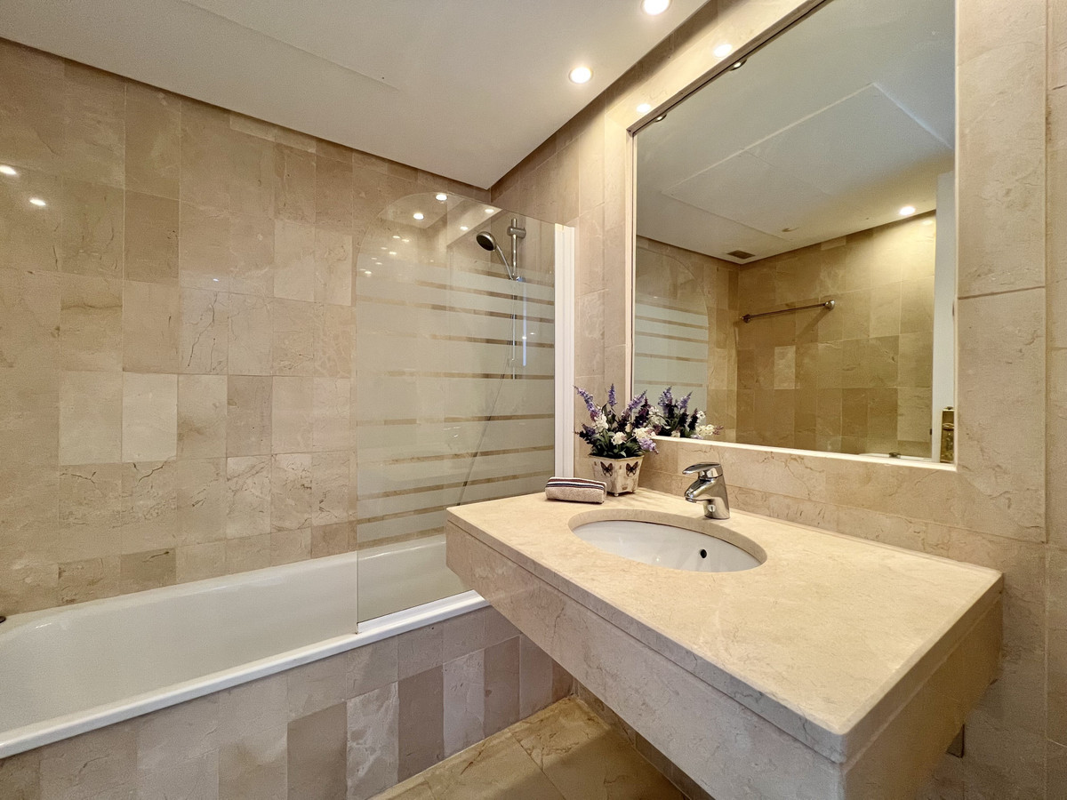 2 Bed Apartment for sale in El Presidente Costa Del Sol, Málaga, Spain