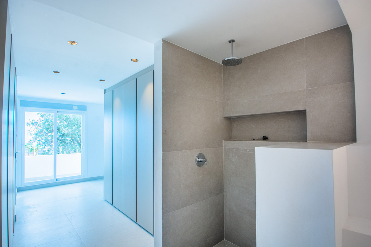 3 Bed Apartment for sale in La Mairena Costa Del Sol, Málaga, Spain